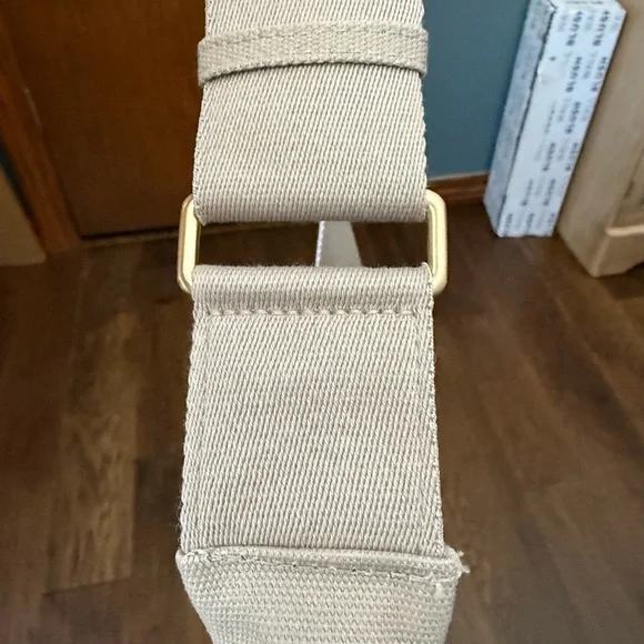 July Crescent Cream Shoulder Bag - Picture 4 of 7